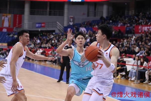 八连胜!上海大鲨鱼客场力克青岛队 八连胜!上海大鲨鱼客场力克青岛队